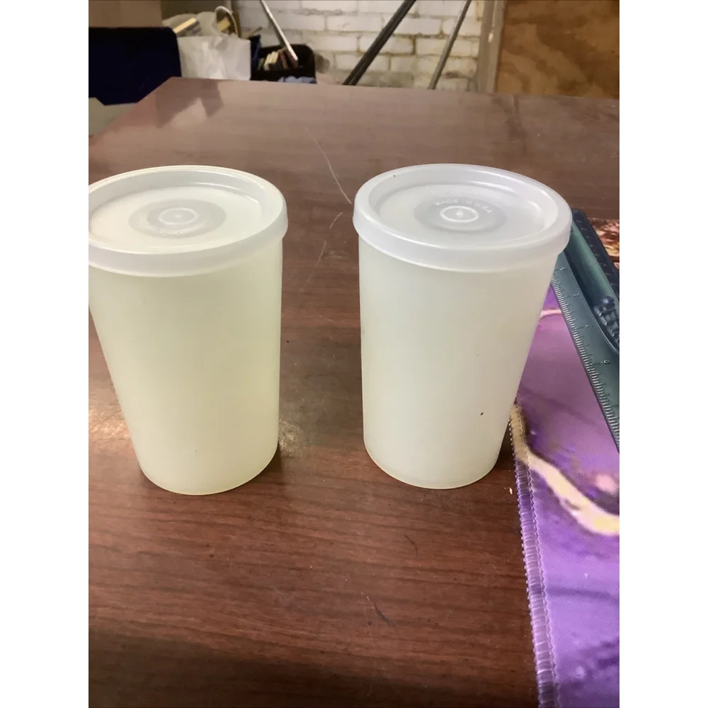 TUPPERWARE Salt/Pepper/Spice Millionaire Line #102 w/Lid #294 Vintage